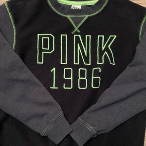 Women’s VS PINK sweatshirt